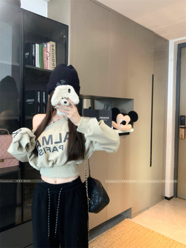 Hot girl's slope-neck letter-printed long-sleeved sweatshirt, off-shoulder short style, loose and chic top, fashionable