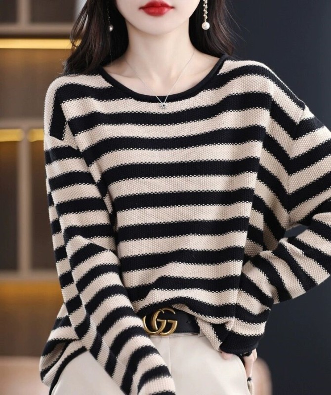 Western-style striped knitwear for women, cotton thread, medium-thick, short, lazy style, loose-fitting sweater, bottoming shirt, spring and autumn top