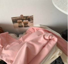 Lace splicing, built-in breast padding, layered with a base layer, slim-fitting, slim-fitting thin velvet, skin-friendly long-sleeved T-shirt