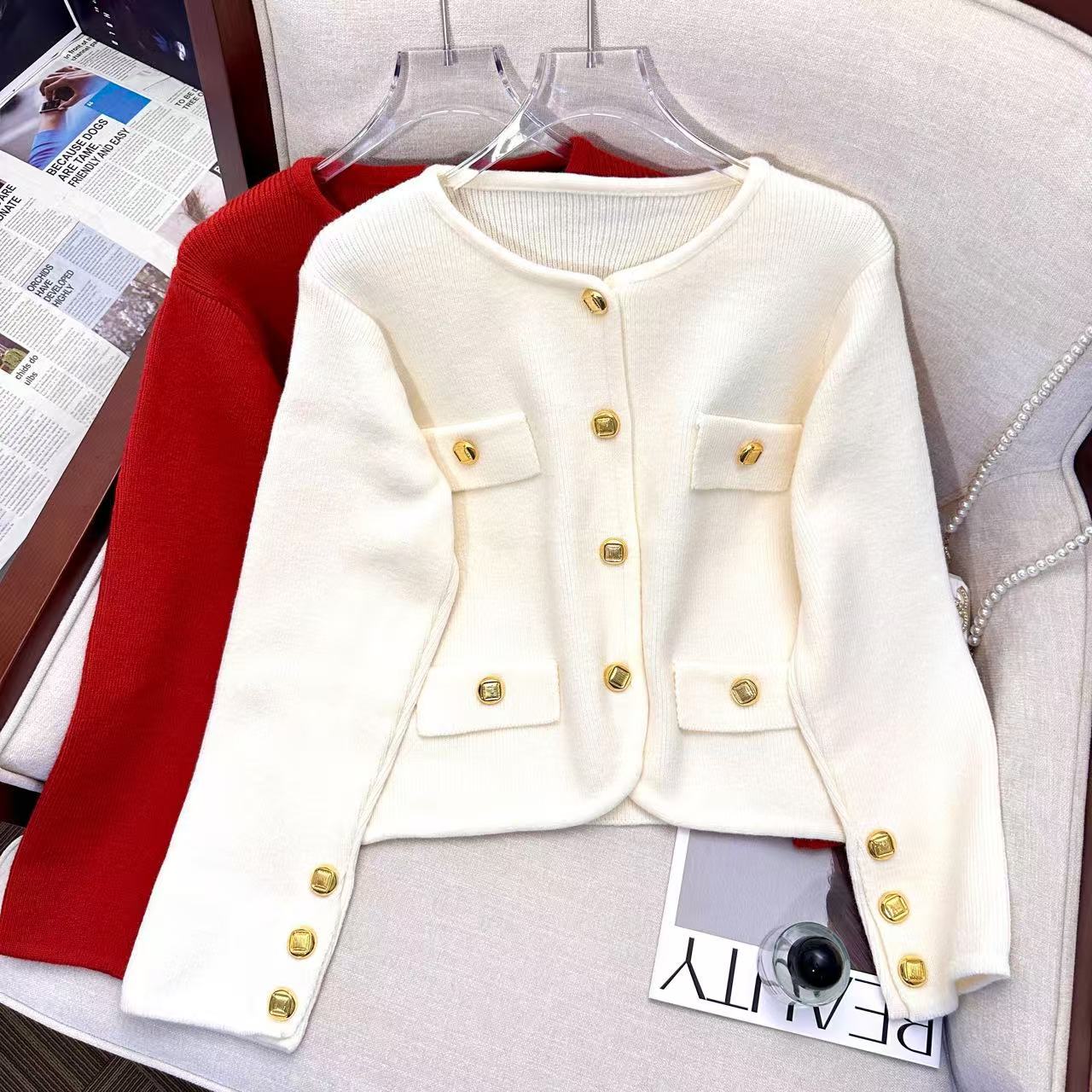Actual shot of autumn and winter Korean-style small fragrance style inner sweater cardigan short coat for women to look slim and outer wear celebrity bottoming sweater