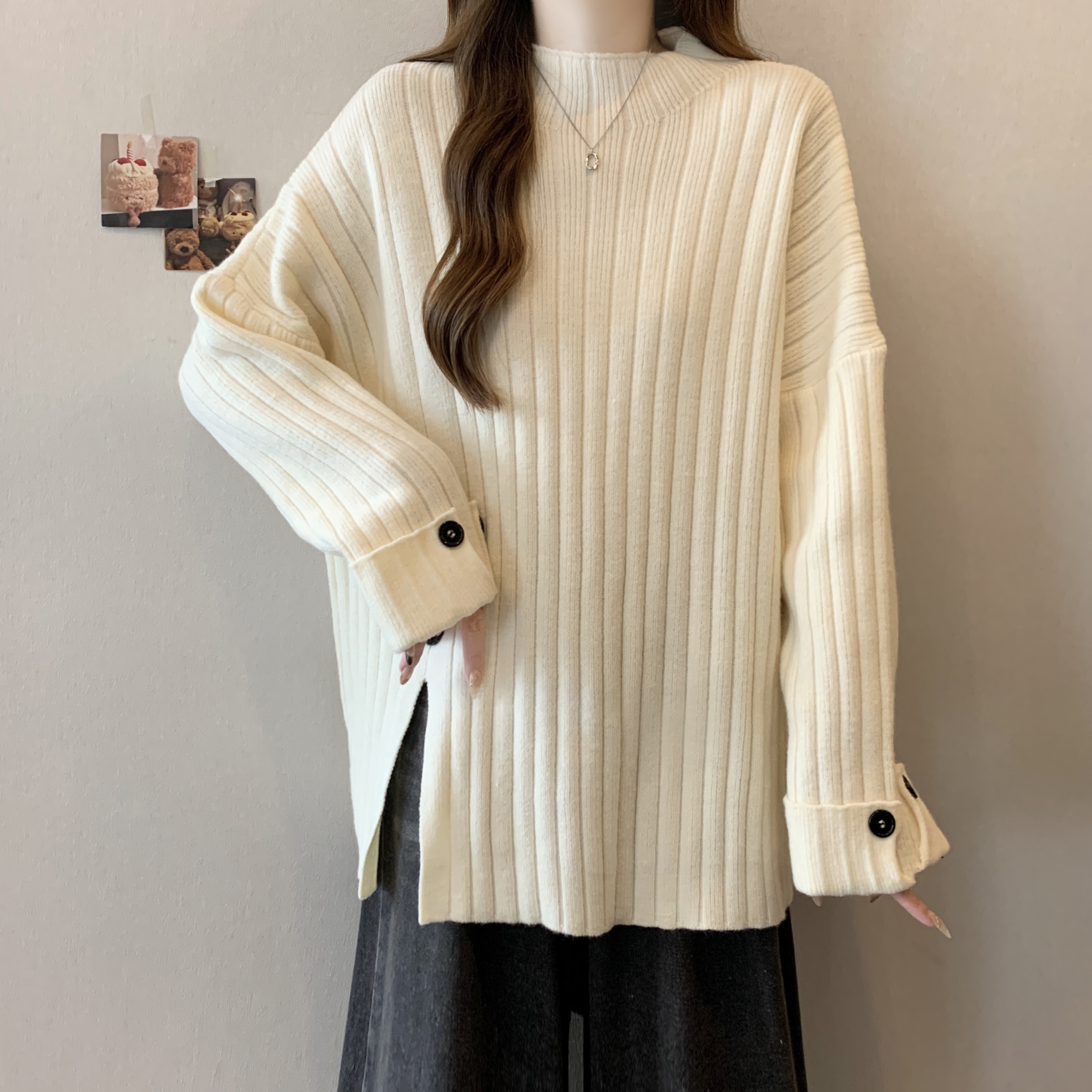 Actual shot of large-size Korean-style versatile casual loose-fitting cover-up and slimming half-turtle collar solid color pullover slit sweater