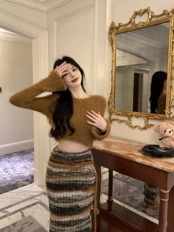 Oil painting brown woolen top, plush knitted sweater, hot girl sweater, colorful gauze skirt