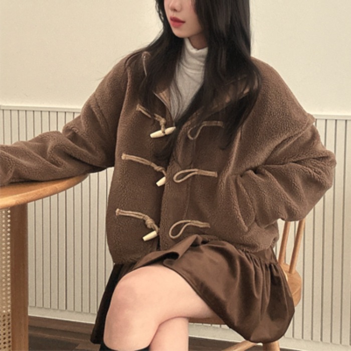 Size has been updated Korean chic niche stand collar lambswool quilted lining warm horn button jacket