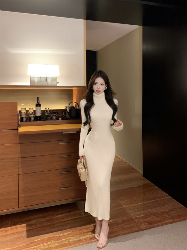 Actual shot of Autumn and Winter Pure Desire turtleneck inner fit, slim fit, hip-hugging knitted dress, sweater skirt
