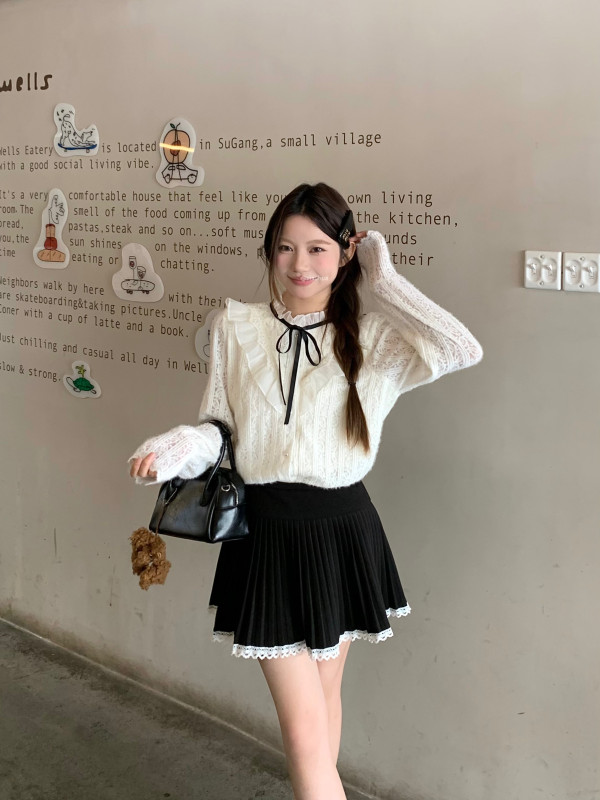 Winter velvet princess shirt with slimming right shoulder puff sleeve palace lace blouse with velvet inner layer