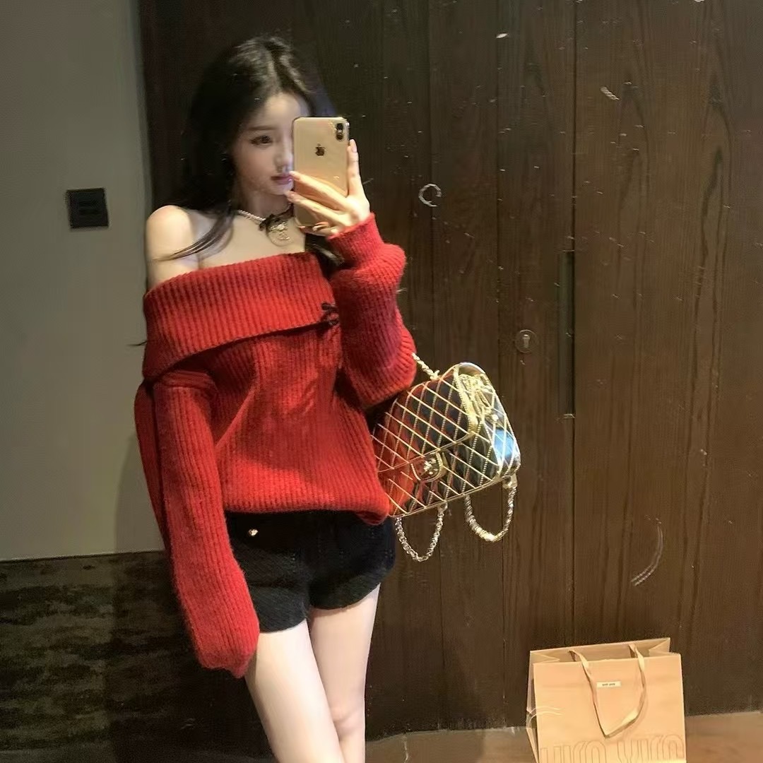 Niche design off-shoulder one-shoulder sweater for women autumn and winter 2024 new hot girl top thickened lazy style
