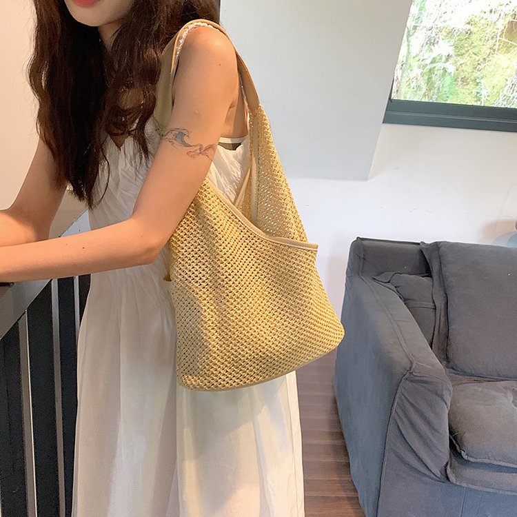 Thirteen-line French braided bag for women, literary and casual work bag 2024 new fashion small fresh braided bucket