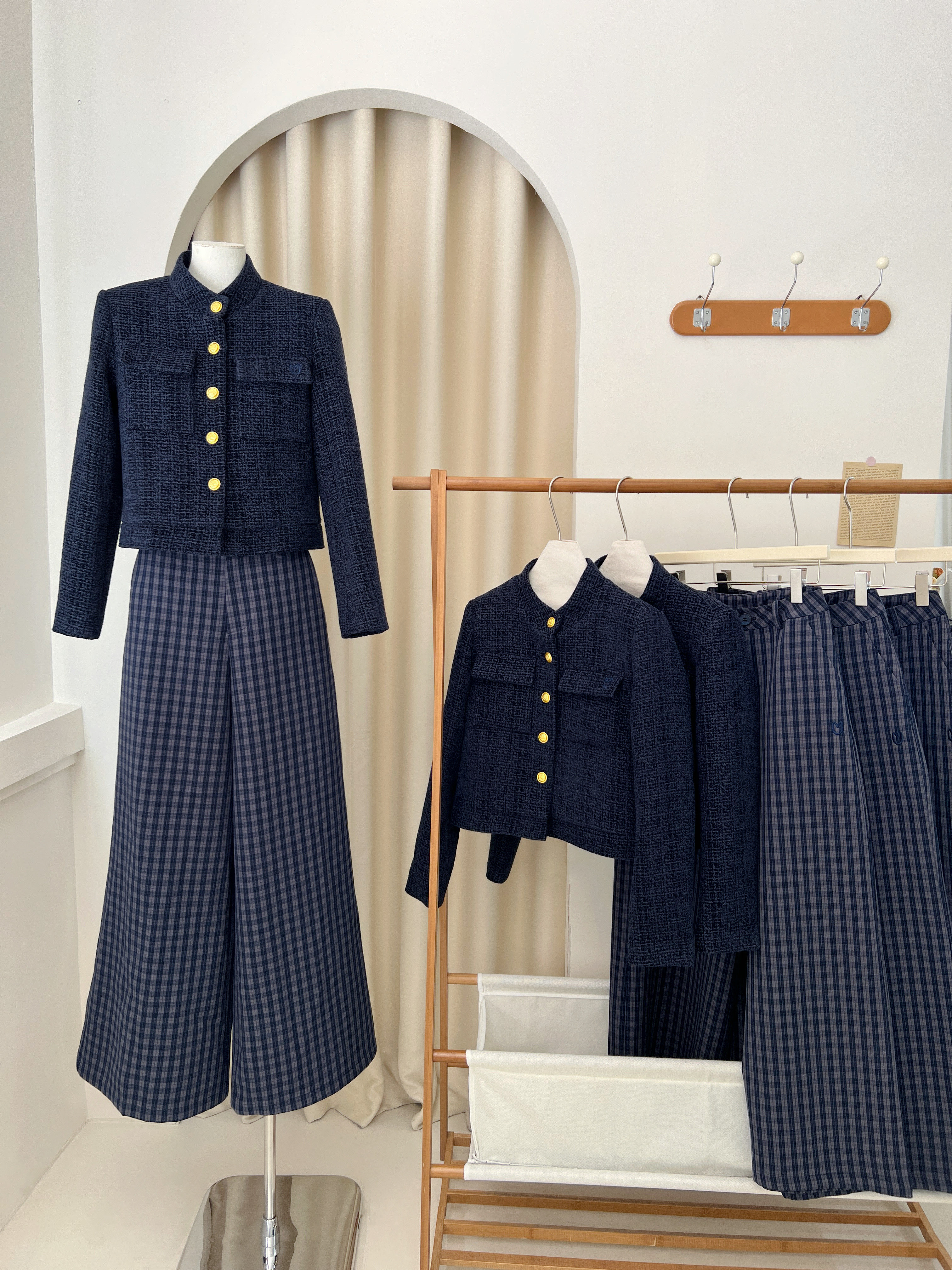 Yuzhi zaibatsu daughter style navy blue woolen down jacket autumn and winter new style small fragrance style cardigan