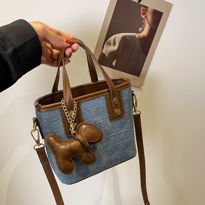 Cross-border high-end retro small bag 2024 new women's bag popular hot style versatile crossbody bag portable bucket bag