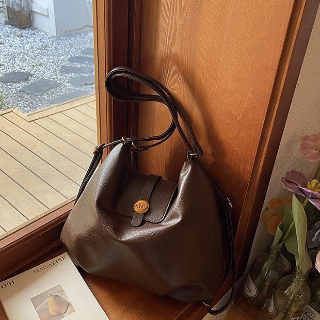 Retro bag women's large capacity 2024 new casual and versatile one-shoulder commuting tote bag multi-functional backpack