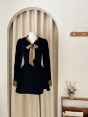 Aunt Barbie Christmas velvet dress long-sleeved women's autumn and winter new birthday dress French Hepburn style little black dress