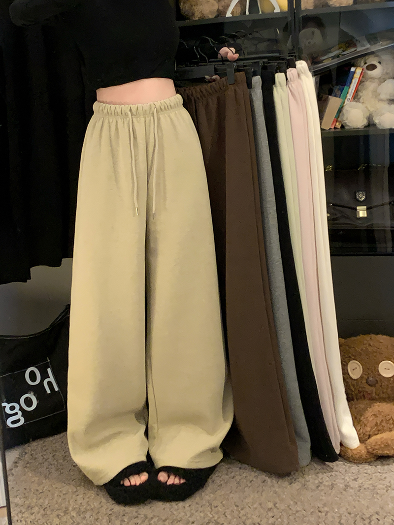 Actual shot of velvet and thickened casual pants for women in autumn and winter, new loose slimming wide-leg pants, straight-leg trousers, floor-length trousers