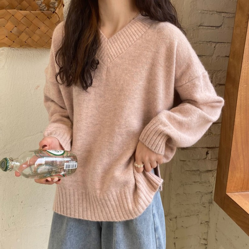 Autumn and winter soft, waxy and gentle bottoming sweater for women 2024 new Korean version v-neck versatile lazy style loose sweater