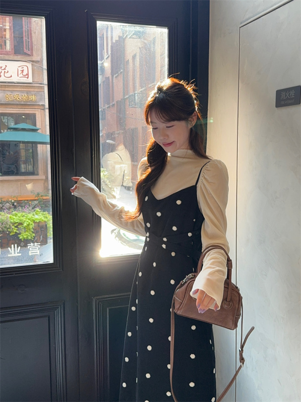 Sweet corduroy floral flocked embroidered suspender dress + half turtleneck velvet inner T