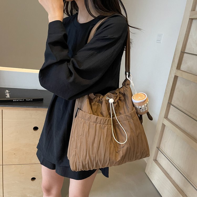Korean style fashion shoulder bag 2024 autumn and winter new large capacity casual tote bag personalized Ruiying foreign style crossbody bag