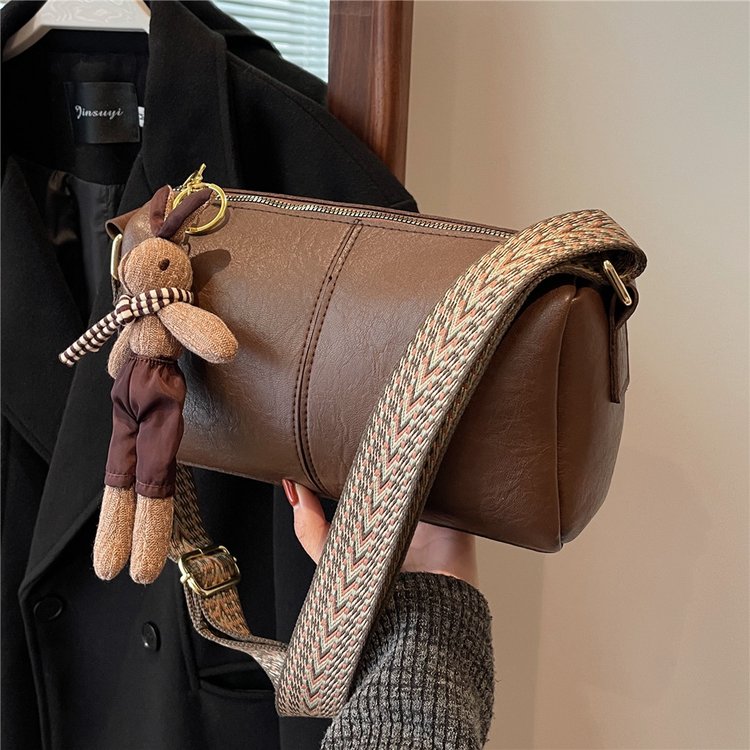 This year's popular Boston bag 2024 new spring retro wideband single shoulder crossbody bag women's versatile pillow bag