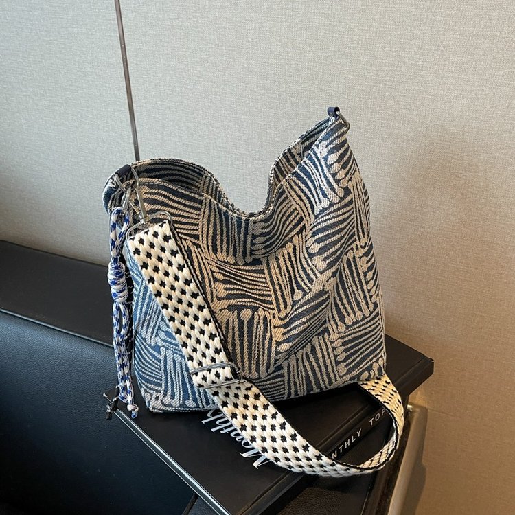 Korean style fashion striped striped cloth bag women's bag 2024 new simple high-end armpit bag single shoulder crossbody bag