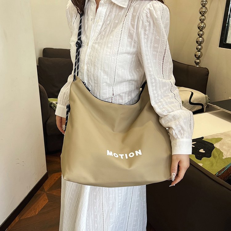 Nylon bag women's large capacity 2024 new summer versatile shoulder crossbody bag high-end commuter tote bag