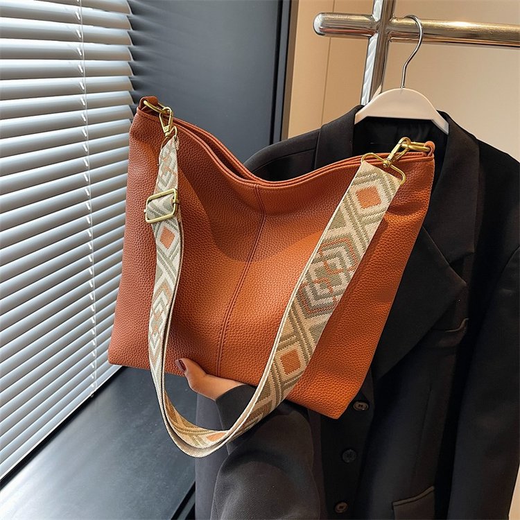 Large-capacity bag women's new autumn and winter simple and versatile single shoulder crossbody bag high-quality wideband tote bag