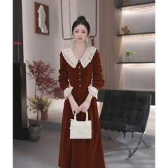 # Temperament V-neck lace dress