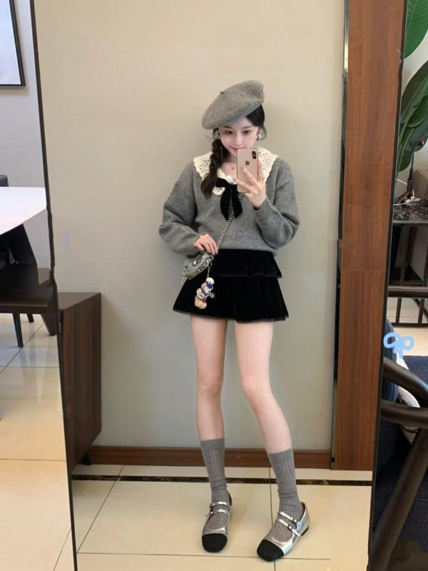 Soft and waxy doll collar slimming loose sweater + lace high waist cake skirt