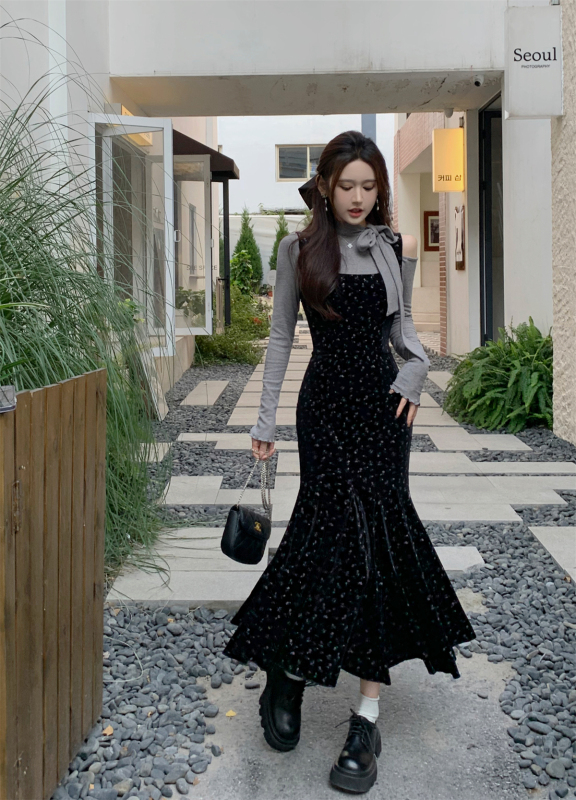 Pure Desire Leader Bow Hollow Long Sleeve Bottoming + Black Velvet Floral Suspender Fishtail Skirt