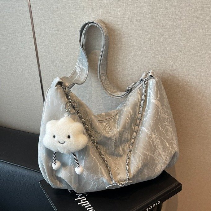 Simple casual commuter bag, large-capacity tote bag is popular this year, 2024 new summer style simple casual shoulder bag