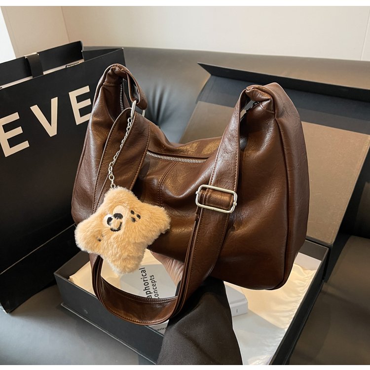 This year's popular bags for women, large capacity, new fashionable autumn and winter single shoulder crossbody bags, niche popular dumpling bags