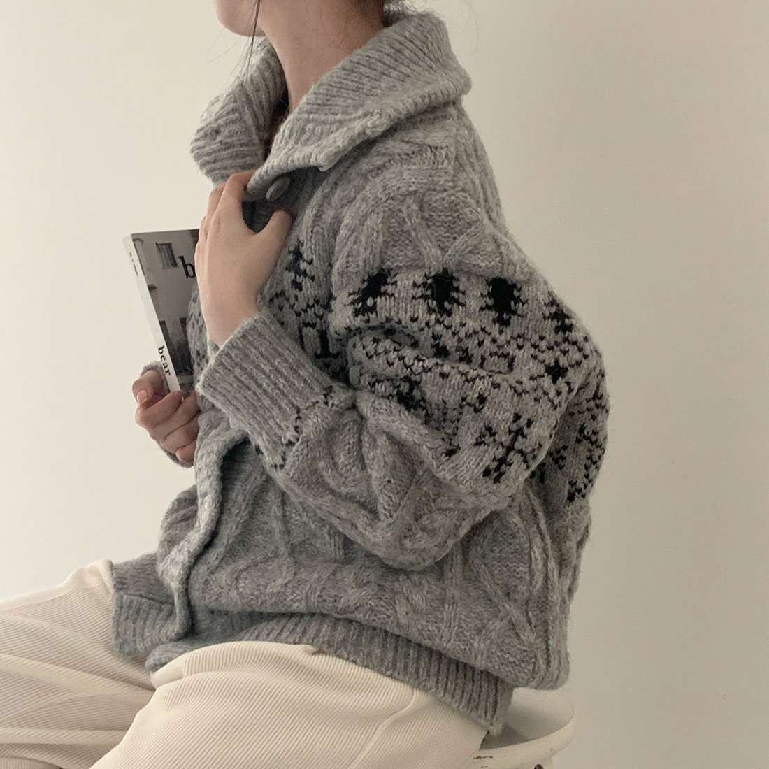 Korean chic new winter retro contrast pattern casual cardigan sweater