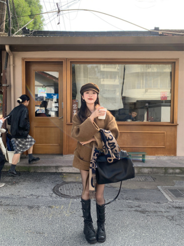 New style woolen coat, stand collar, short strappy woolen coat