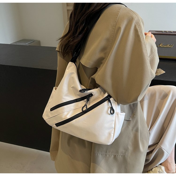 Large-capacity casual commuter bag, women's bag, personalized fashion shoulder bag, Korean style shoulder bag, high-looking crossbody bag