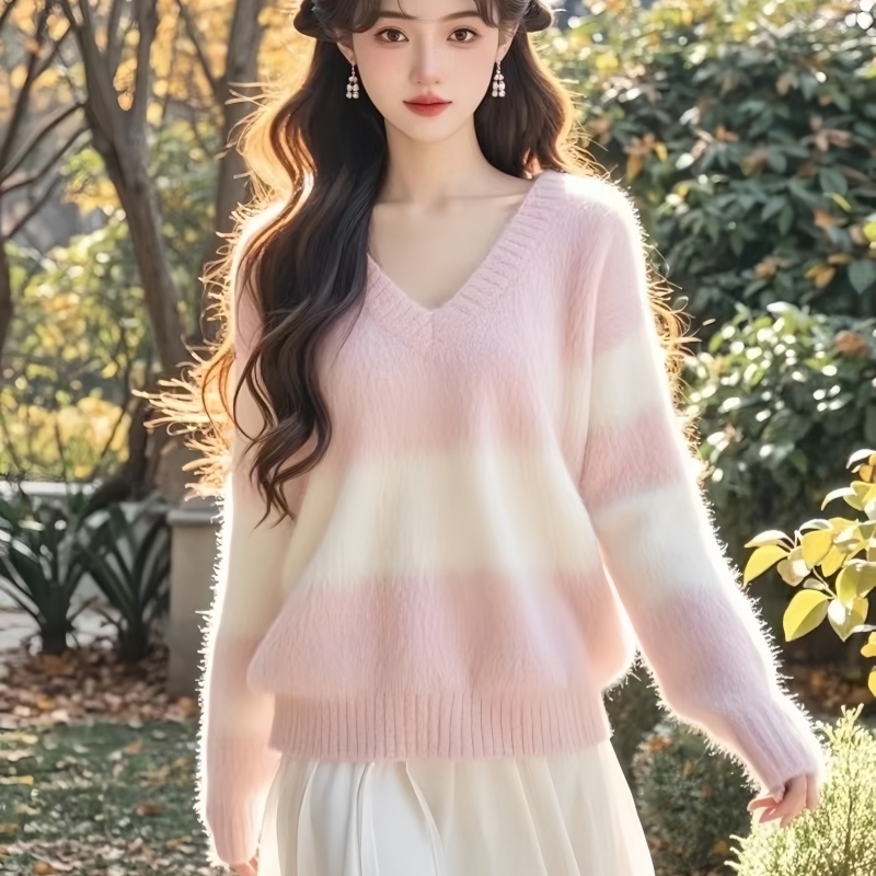 Pink v-neck knitted sweater, lazy and high-end, autumn and winter 2024 new style, unique and super good-looking imitation mink top
