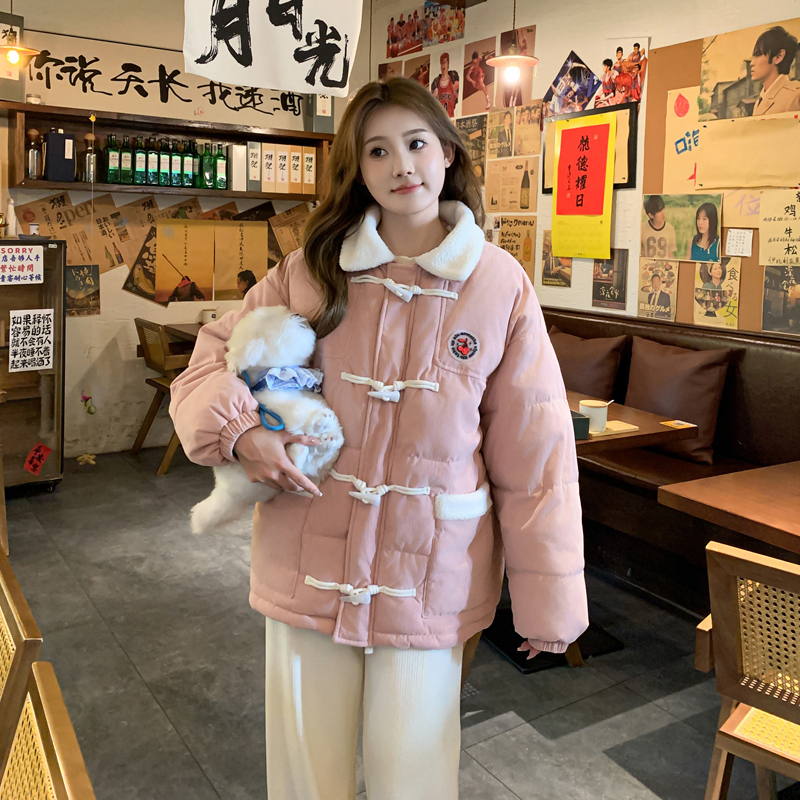 Real shot of short down jacket for women in winter 2024 new thickened princess style lamb hair horn button little jacket