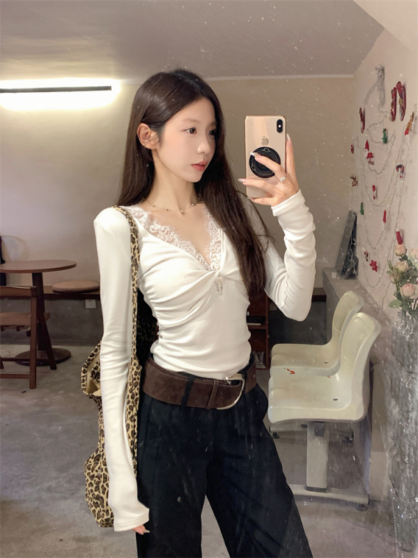 Lace stitching V-neck bottoming shirt for women, retro waisted inner knitted top