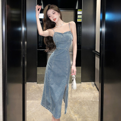 Real shot of Hong Kong style retro 2024 spring and summer bottoming temperament square neck suspender dress with waist slimming slit denim skirt