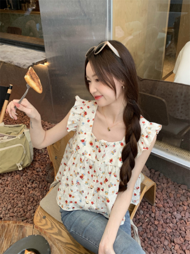Real shot and real price Summer new sweet flower square collar single-breasted small flying sleeves shirt for women