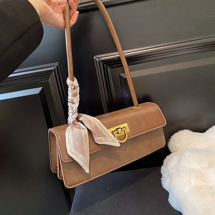 Spring Internet celebrity simple small bag 2024 new fashion shoulder armpit bag women's bag high-end western style handbag