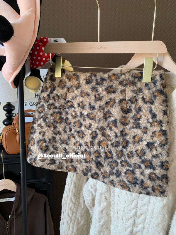 Second-hand small breast leopard skirt autumn and winter lamb hair leopard print short hip-hugging skirt