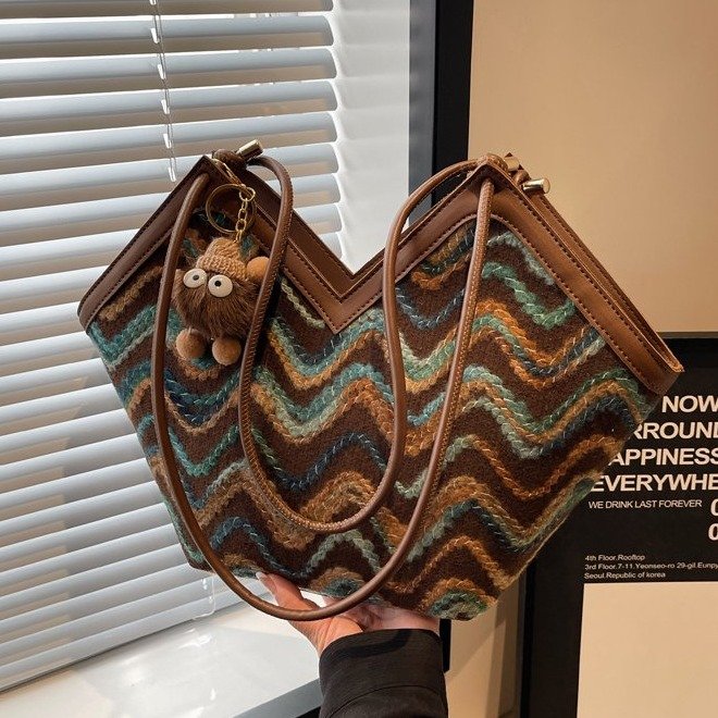 Trendy spring ins fashion portable large-capacity bag women's bag 2024 new contrast striped tote bag shoulder bag