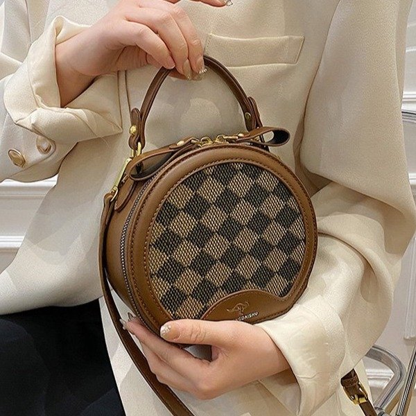 Bags Women's Bags 2024 New Crossbody Bags Niche High-Quality Texture Fashion Popular Portable One-Shoulder Small Round Bags