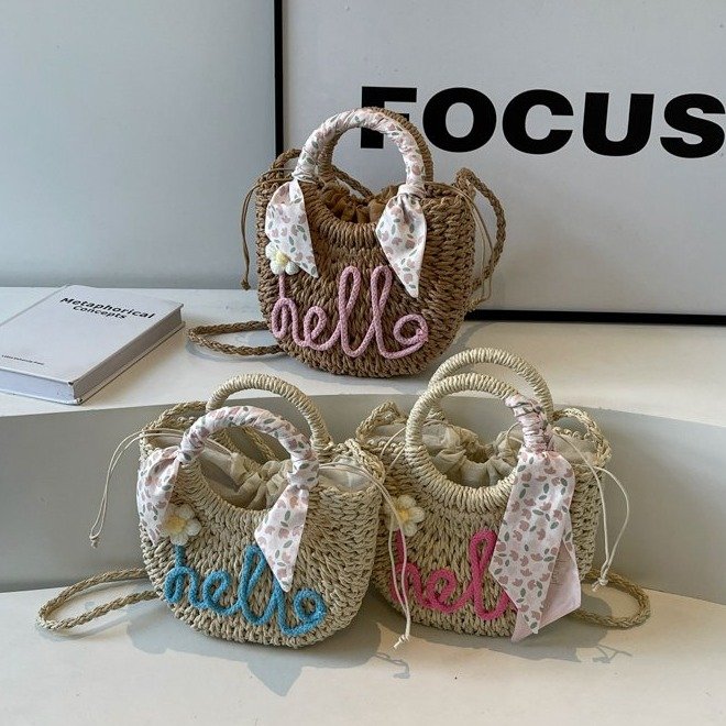 Fashionable woven small handbags for women 2024 new trendy straw woven shoulder bags, fashionable cross-body bags