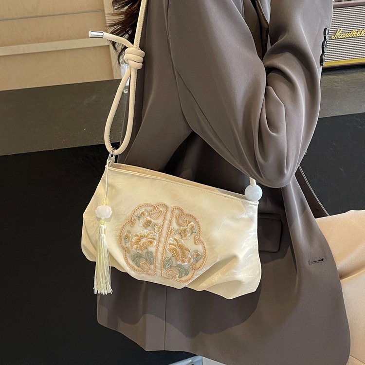 New Chinese style beaded small bag for women 2024 new style summer style versatile work and commuting single shoulder crossbody bag