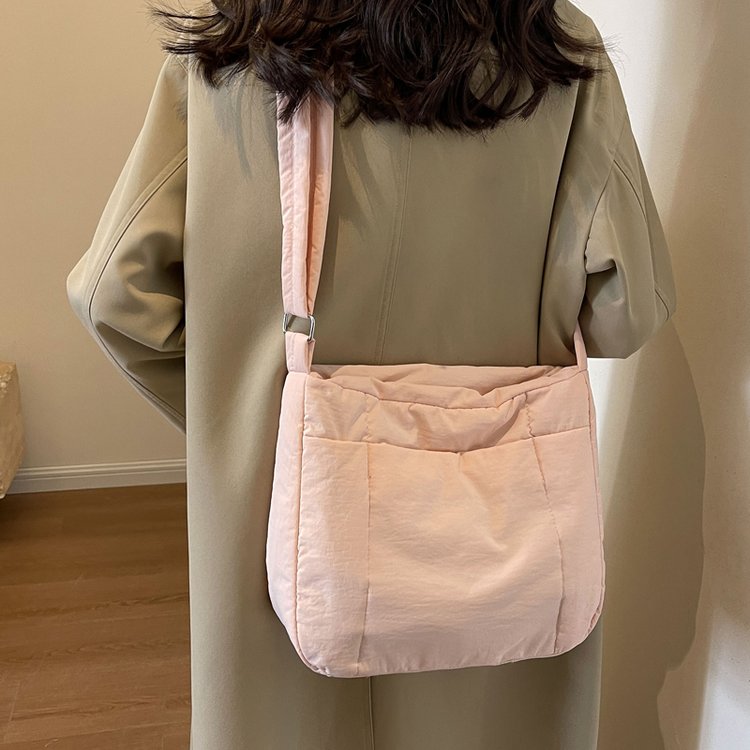 Niche versatile bag women's bag single shoulder crossbody women's bag large capacity simple fashion winter new down jacket bag