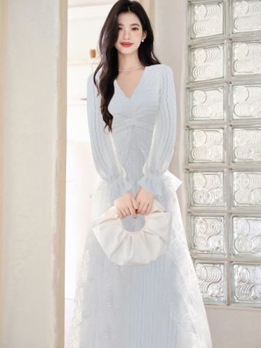 Large size French gentle style knitted sweater dress for women with high-end lace splicing slim long skirt