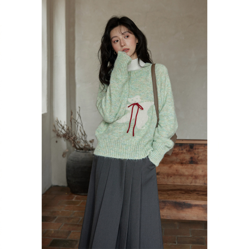 2024 new autumn and winter high-end lazy tops small niche design loose knitted sweater