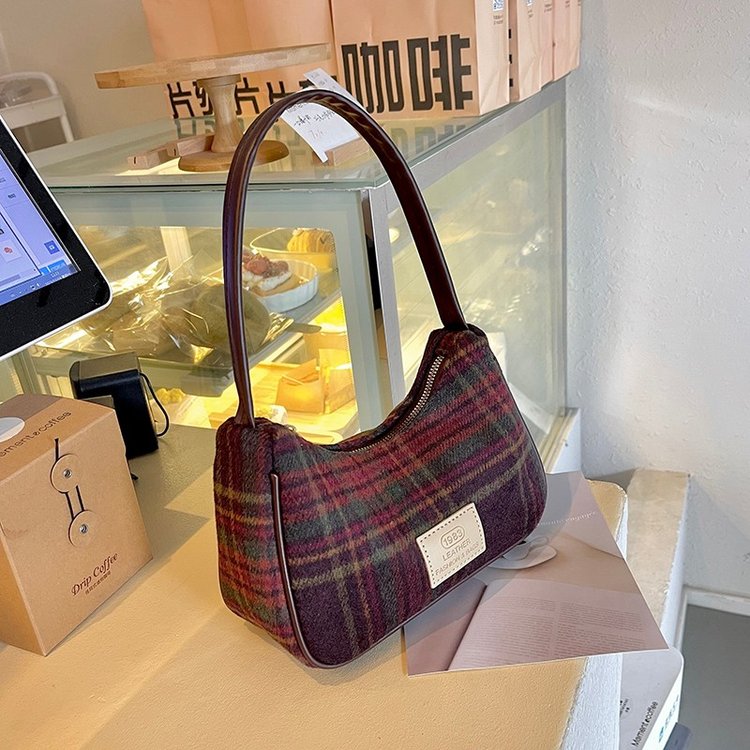 Autumn and winter woolen shoulder underarm bag new fashion plaid handbag casual versatile hand bag for women