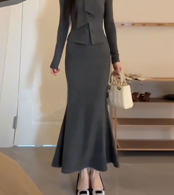 Gray fishtail skirt for women in autumn and winter new style high-waisted temperament slimming high-end slim a-line hip skirt