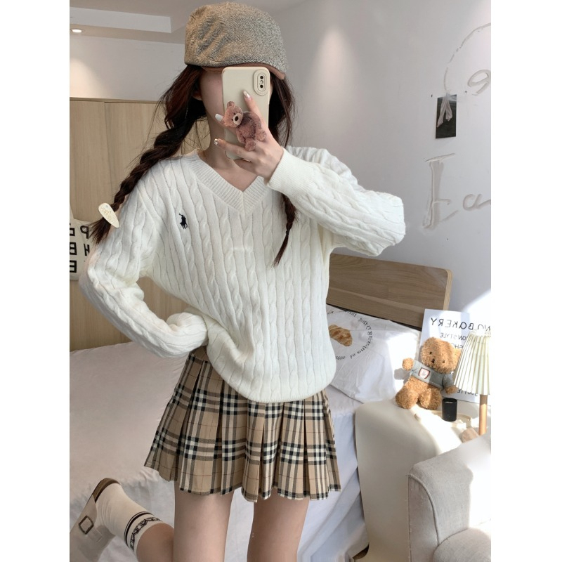 V-neck long-sleeved women's early autumn and winter new retro embroidered knitted top with pullover twist sweater inside and outside