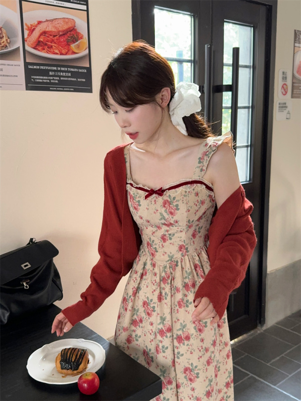 Real shot and real price French retro floral suspender skirt long-sleeved knitted cardigan shawl