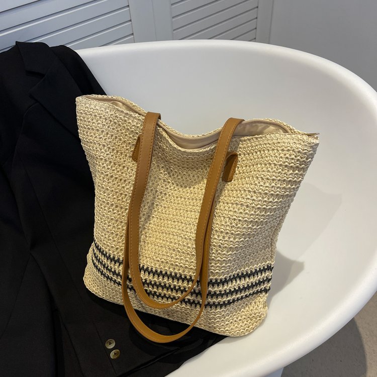 Casual French large-capacity woven forest handbag 2024 summer beach straw bag shoulder armpit tote bag